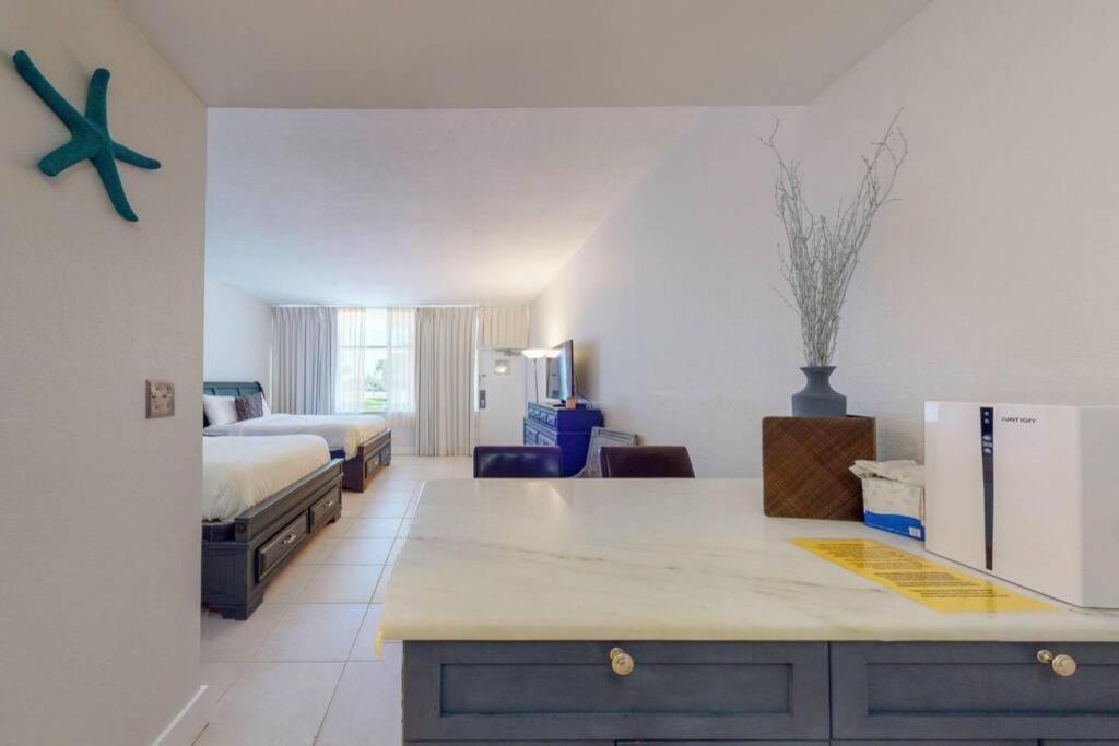 Appartement Sea Breeze, 510, Steps Away!+pool+wifi Ruskin