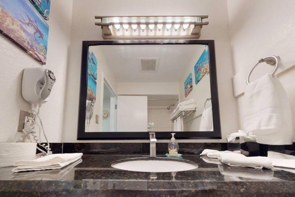 Sea Breeze, 510, Steps Away!+pool+wifi Appartement Ruskin