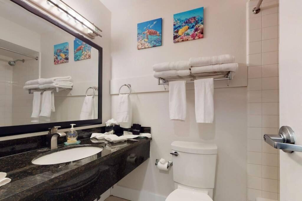 Sea Breeze, 510, Steps Away!+pool+wifi Appartement