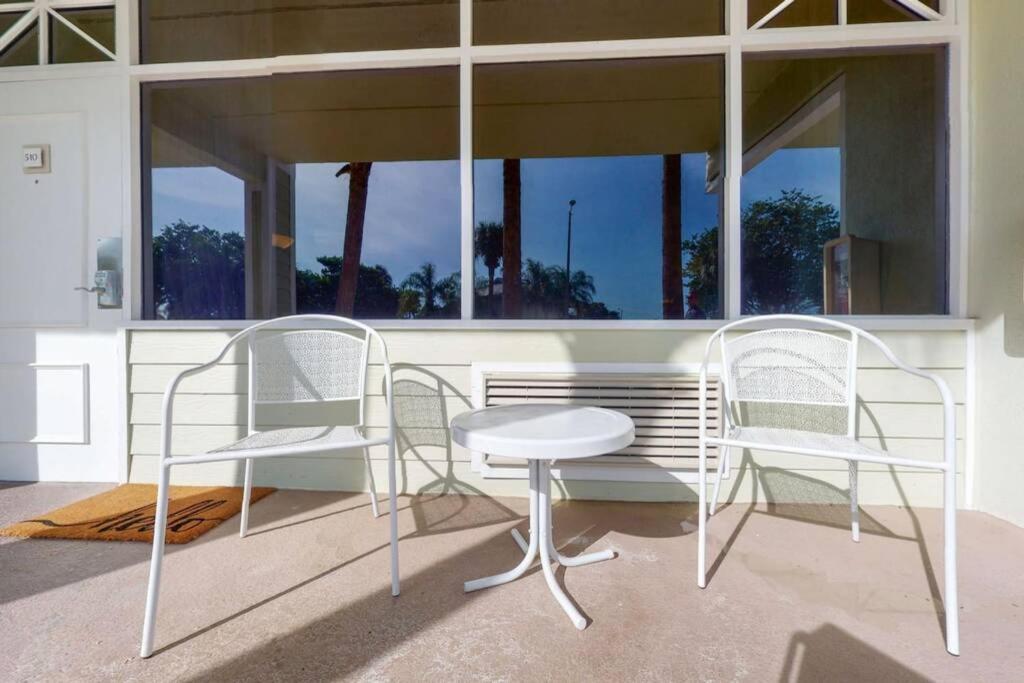 Appartement Sea Breeze, 510, Steps Away!+pool+wifi